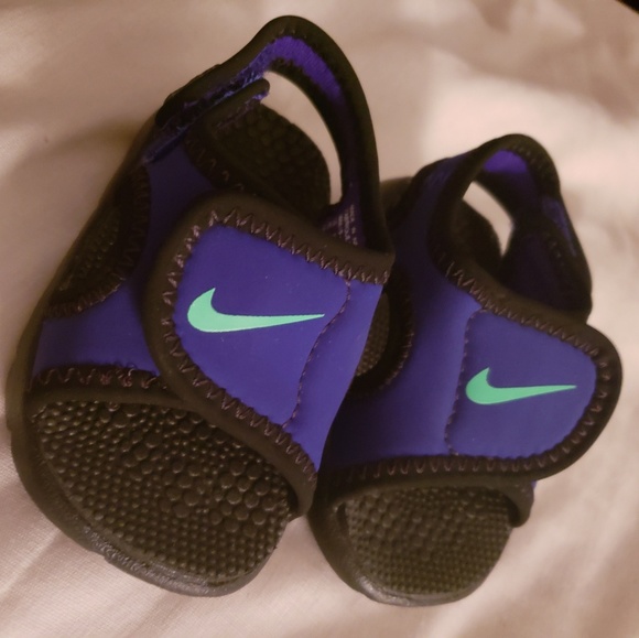 2c nike sandals